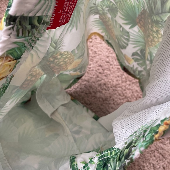 NWT Pineapple Tropical Shorts‎ Size Large - Picture 6 of 6